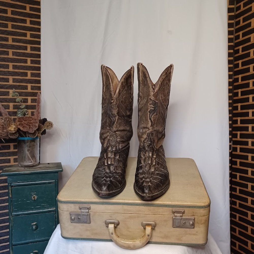 Alligator Texture Brown Cowboy Boots - Unique, Made in Mexico